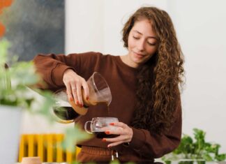 Утренний заряд бодрости: почему первая чашка кофе важнее всего