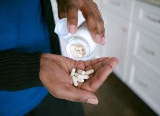 Добавки, які можуть сприяти здоровому старінню: рекомендації лікарів