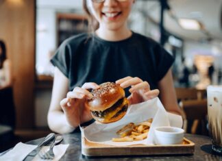 Memaksimalkan Asupan Protein di Rantai Makanan Cepat Saji: Panduan Gaya Hidup Sibuk