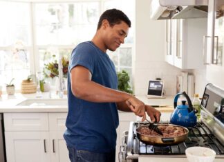 Boyish Kibble: Trend białkowy ledwo nazywany jedzeniem