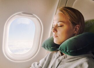 Джетлаг: Чому Він Виникає та Як Мінімізувати Його Вплив