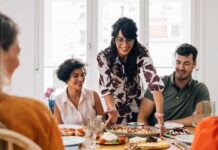 Як скоротити споживання алкоголю, не жертвуючи своїм соціальним життям