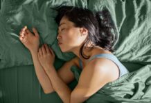 Сон, рух та здоров’я мозку: як спосіб життя впливає на ризик деменції