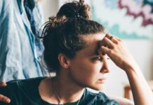 Подолання дистанції: розуміння та управління уникаюче-відкидним типом прихильності у відносинах