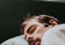 Почему я постоянно чувствую усталость? Причины и способы борьбы с избыточным сном