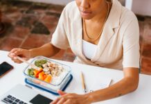 Обмежене за часом харчування: Практичний посібник з переваг та графіків