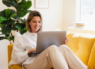 AI Analysis of Reddit Data Reveals Potential Gaps in GLP-1 Clinical Trials