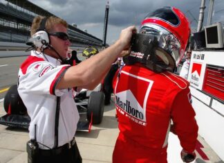 Jak zařízení HANS změnilo bezpečnost v NASCAR po smrti Dalea Earnhardta