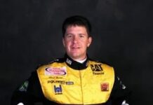 Чому гонщики NASCAR покладаються на вогнестійкі костюми з Номексу для виживання