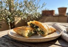 Jak vyrobit autentickou Spanakopitu: Recept na perfektní řecký špenátový koláč